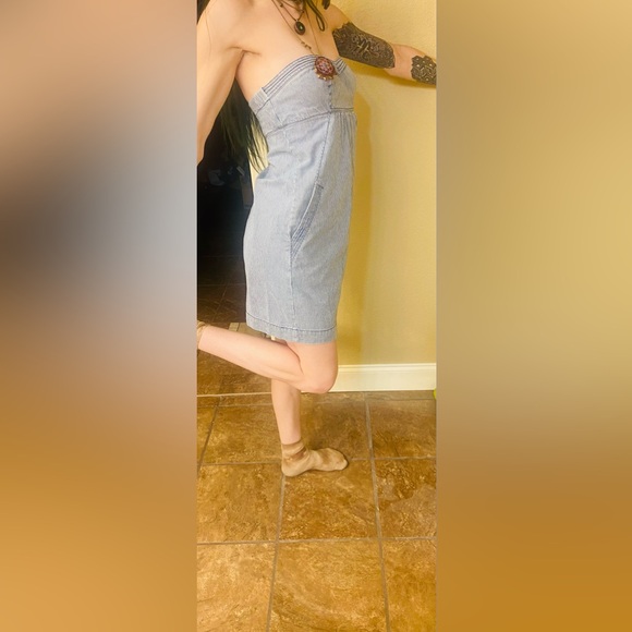 American Eagle Outfitters Dresses & Skirts - American Eagle Outfitters Strapless Mini EUC